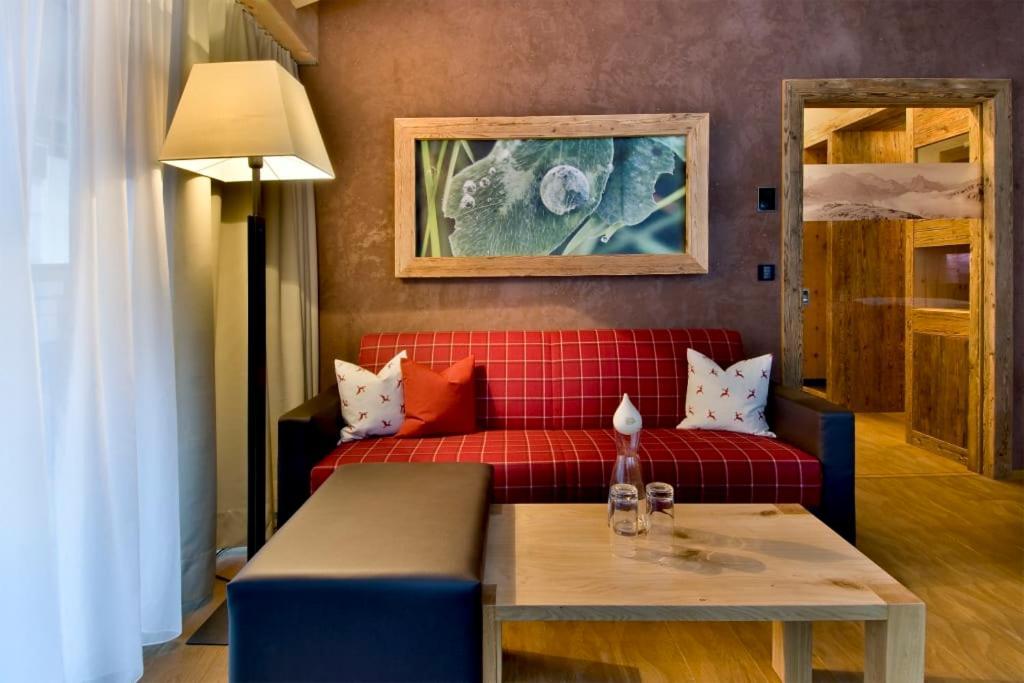Pete Alpine Boutique Hotel - Klein Und Fein - Private Spa Suiten Und Zimmer Санкт-Антон-ам-Арльберг Екстер'єр фото